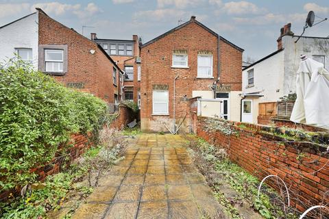 3 bedroom flat for sale, Wendover Road, Harlesden, London, NW10