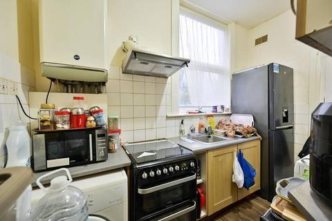3 bedroom flat for sale, Wendover Road, Harlesden, London, NW10
