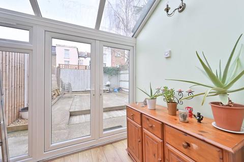 2 bedroom flat for sale, Linacre Road, Willesden Green, London, NW2