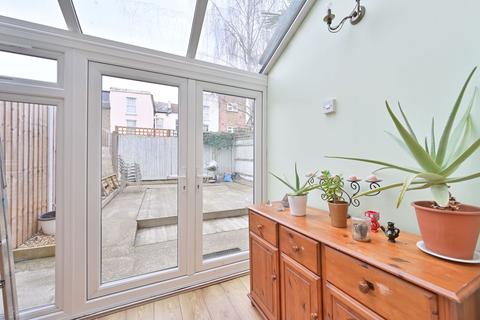 2 bedroom flat for sale, Linacre Road, Willesden Green, London, NW2