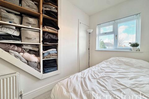3 bedroom terraced house for sale, Hood Road, Rainham, RM13