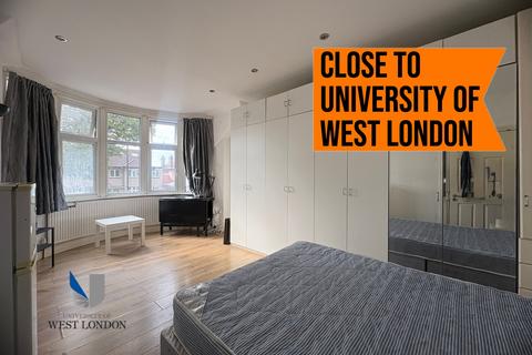 undefined, Boston Road, London W7