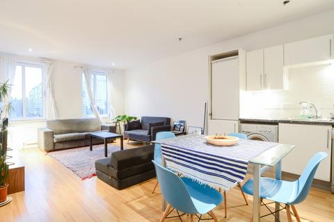 2 bedroom apartment to rent, Market Court, London N1