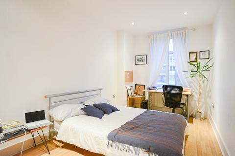2 bedroom apartment to rent, Market Court, London N1