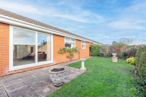 3 bedroom detached bungalow for sale, Kielder Rise, Worcester