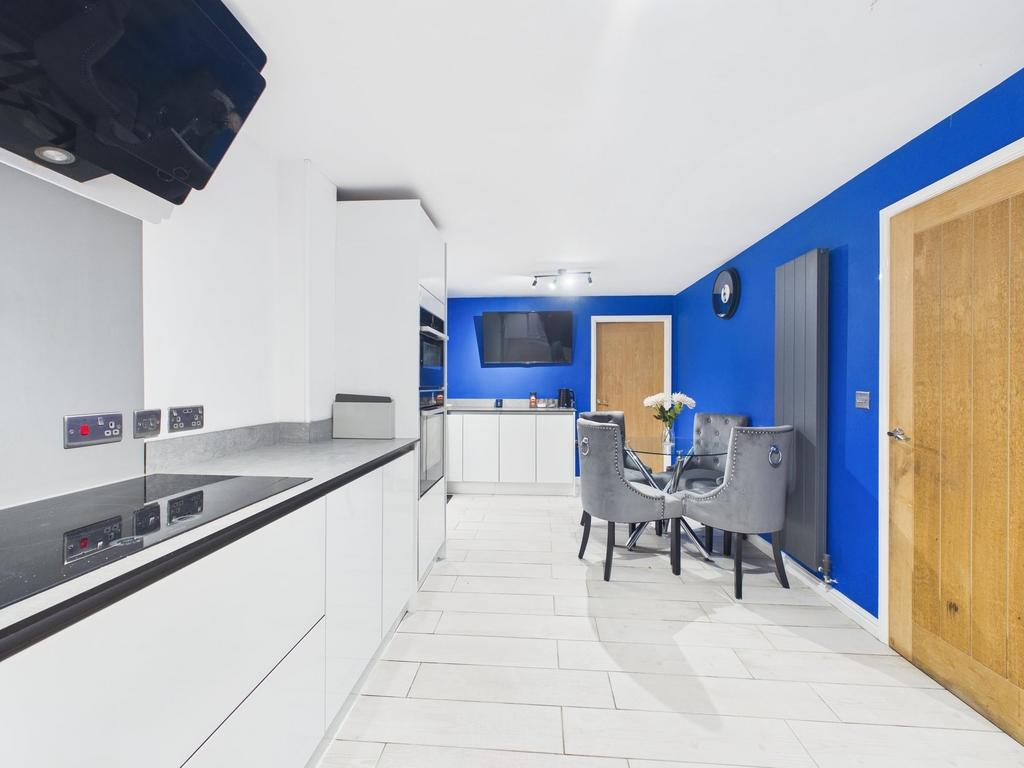 Open plan kitchen/diner