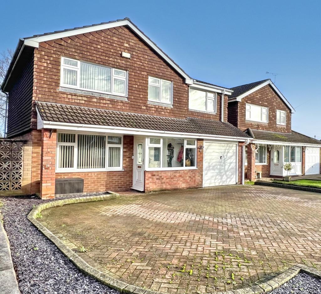 CONTEMPORARY FAMILY HOME in a Sought-after LOCATI