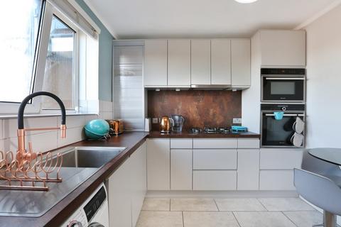 undefined, Edmond Court, Dennetts Road