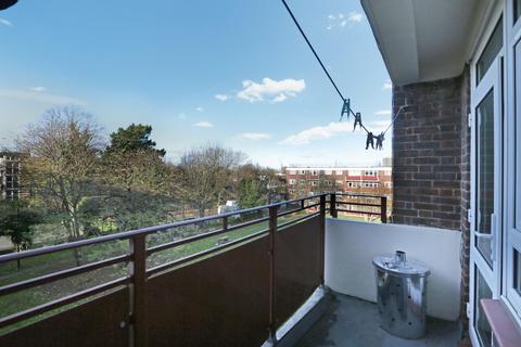 undefined, Edmond Court, Dennetts Road