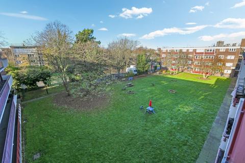 undefined, Edmond Court, Dennetts Road