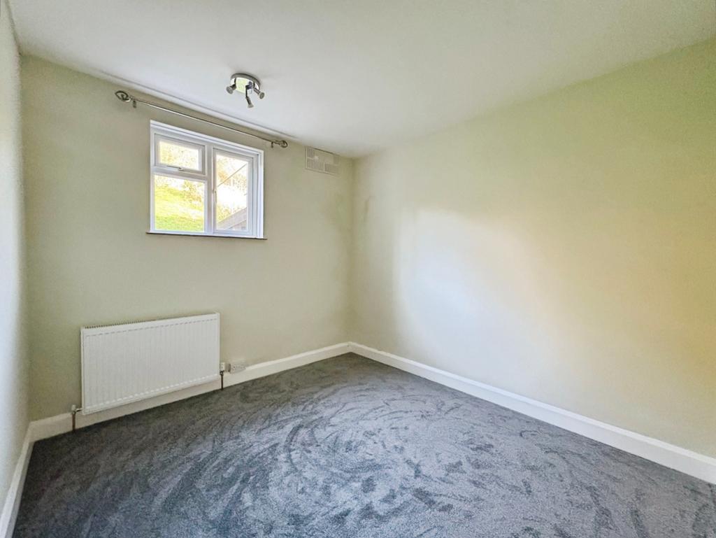 Bedroom 2 (1)