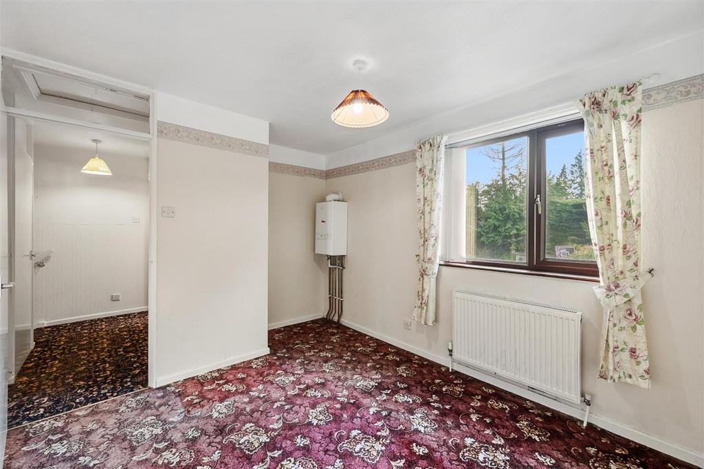 Bedroom One to landing.jpg