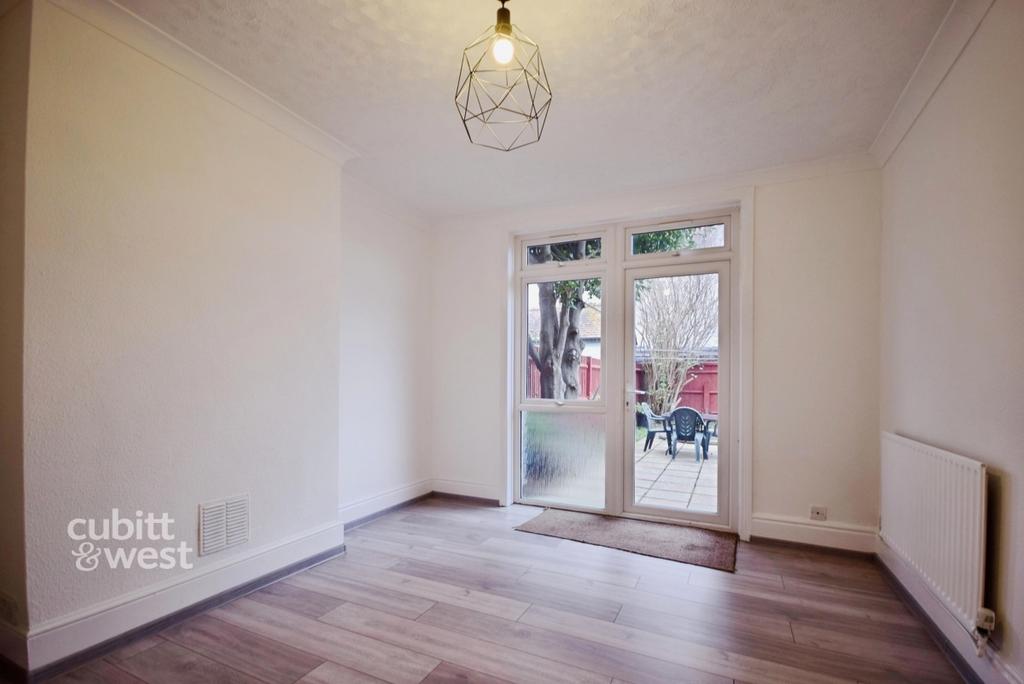 56 Ockley Road - 12