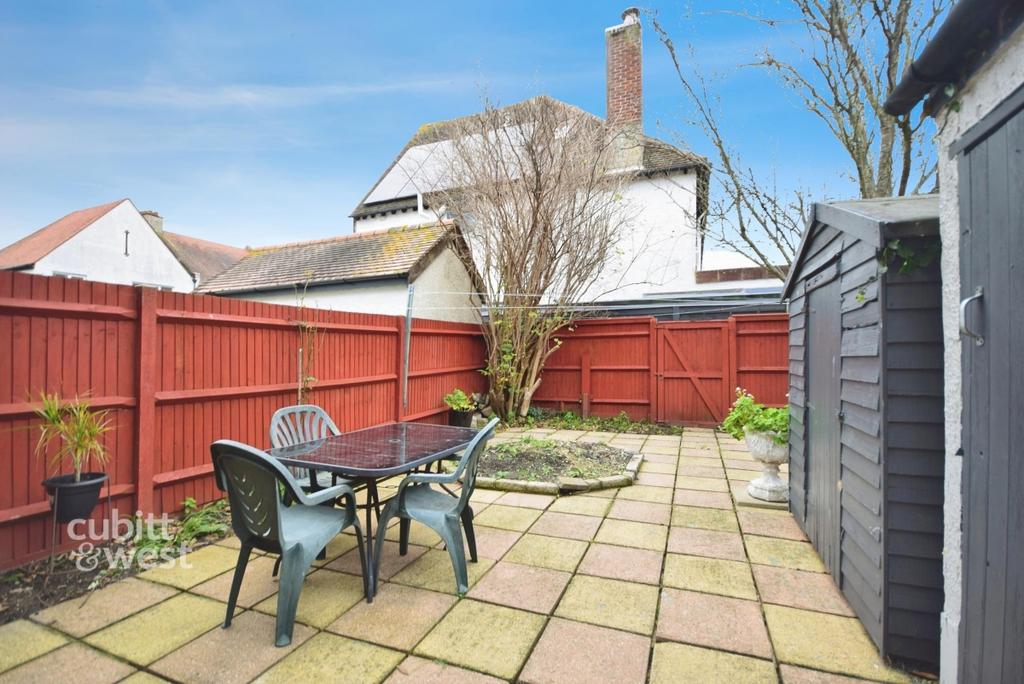 56 Ockley Road - 6
