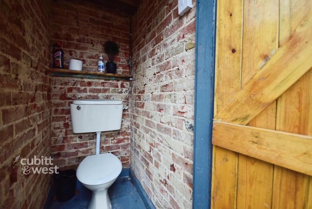 56 Ockley Road - 9