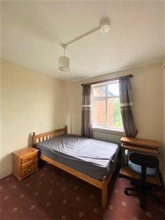 undefined, The Avenue, Cranford TW5