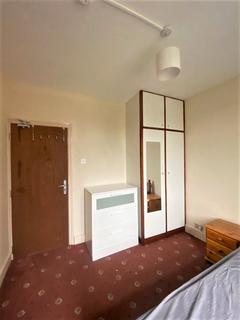 undefined, The Avenue, Cranford TW5