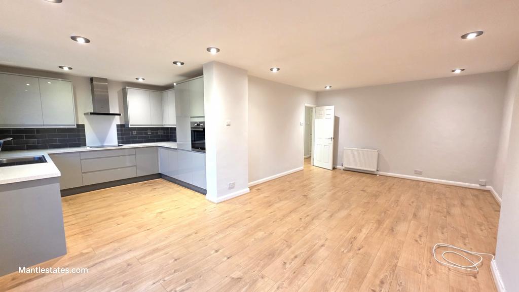 Lounge/dining area