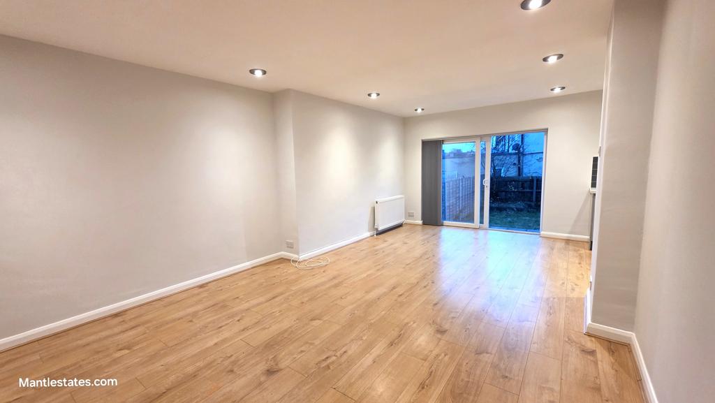 Lounge/dining area
