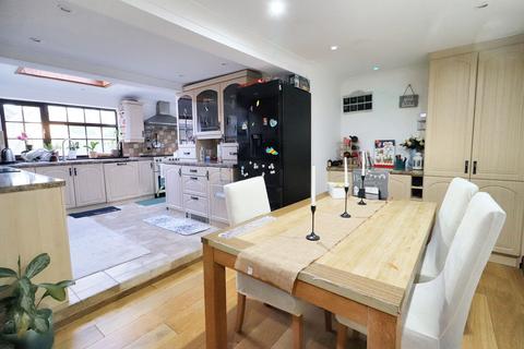 4 bedroom detached house for sale, High Street, Wilburton, CB6