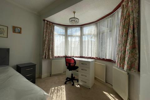 undefined, Wellington Road North, Hounslow TW4