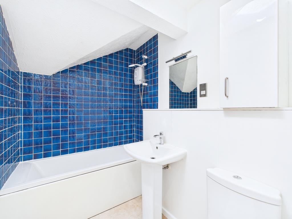 Cam01909 g0 pr0386 still007