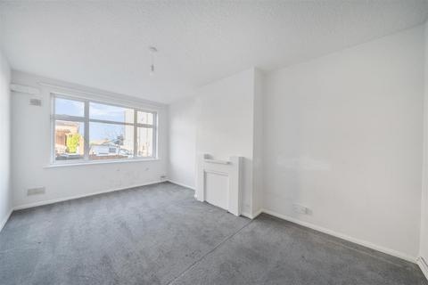 2 bedroom maisonette for sale, Chiltern Drive, Surbiton