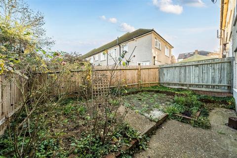 2 bedroom maisonette for sale, Chiltern Drive, Surbiton