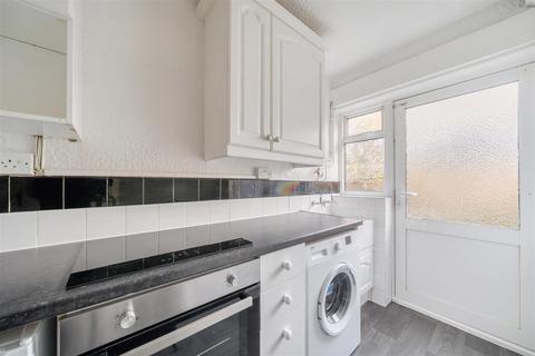 2 bedroom maisonette for sale, Chiltern Drive, Surbiton