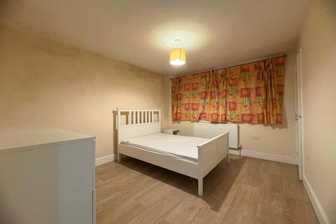 Ferrymead Avenue, Greenford UB6