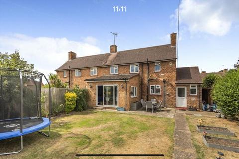 undefined, The Green, Burnham SL1