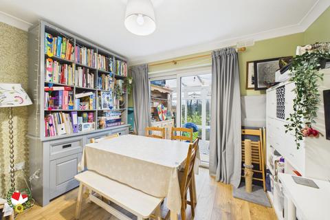 3 bedroom semi-detached house for sale, Tirlebank Way, Tewkesbury, GL20