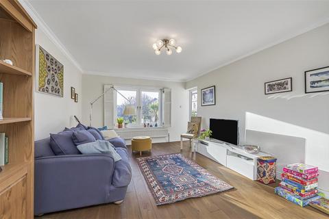 2 bedroom flat for sale, Upper Richmond Road, SW15