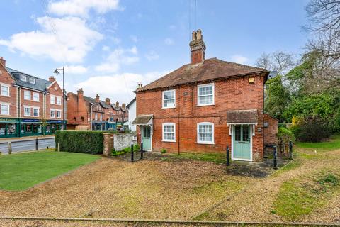 undefined, High Street, Lyndhurst, SO43