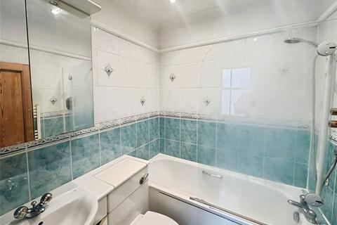 2 bedroom flat for sale, Guilford Avenue, Surrey KT5