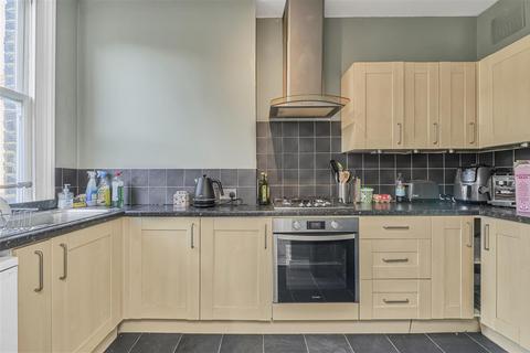 3 bedroom flat for sale, Disraeli Gardens, SW15