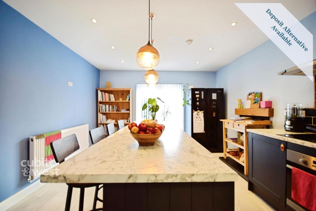 1 Parklands Avenu...