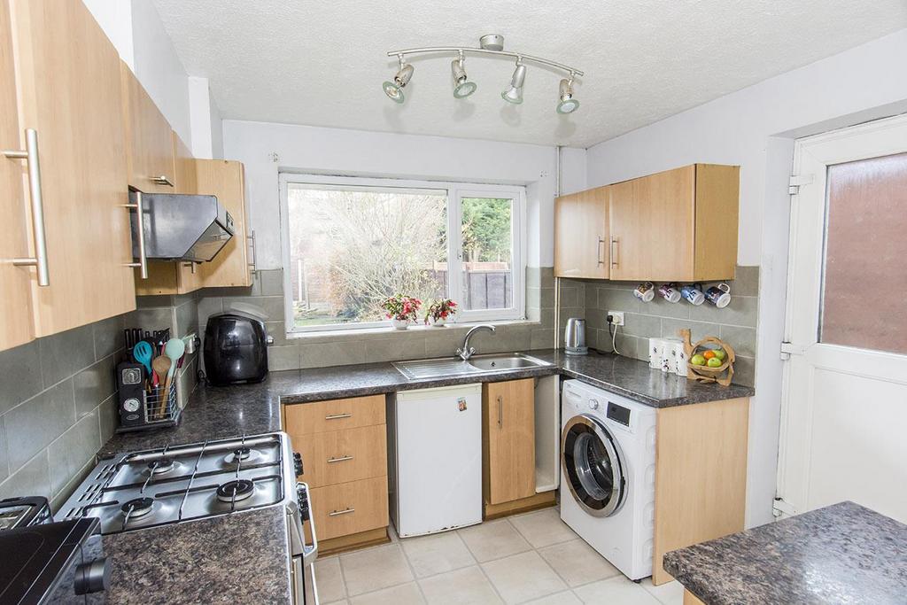 Kitchen/Breakfast Room (Photo 2)