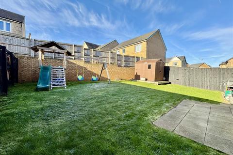 undefined, Mallard Court, Crosland Moor, HD4 5FD