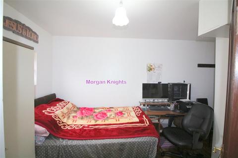 undefined, Manor Park E12