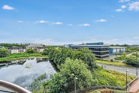 undefined, Roma, Victoria Wharf, Cardiff Bay