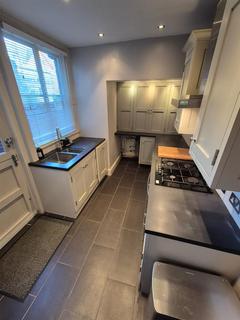 2 bedroom terraced house to rent, Brown Street, Altrincham