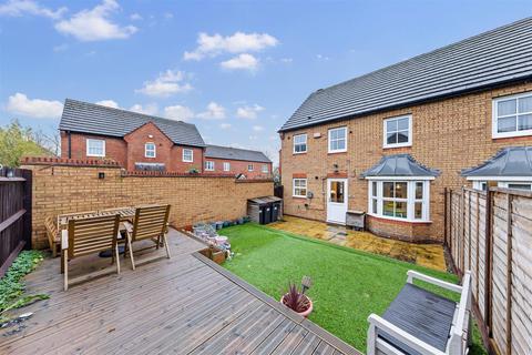 3 bedroom end of terrace house for sale, Colchester Court, Milton Keynes MK3