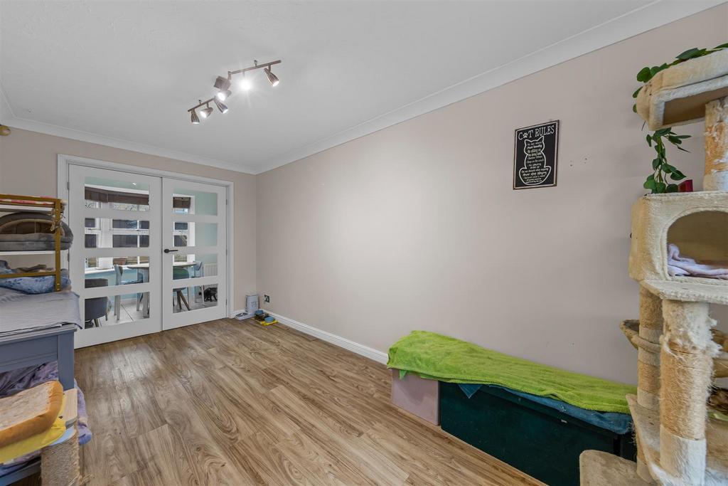 19 Colchester Ct Web18.jpg