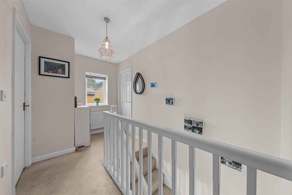 19 Colchester Ct Web20.jpg