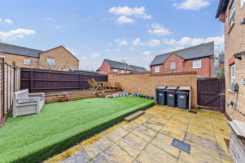 19 Colchester Ct Web03.jpg