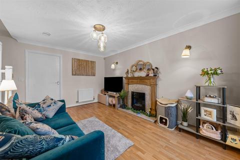 3 bedroom end of terrace house for sale, Colchester Court, Milton Keynes MK3