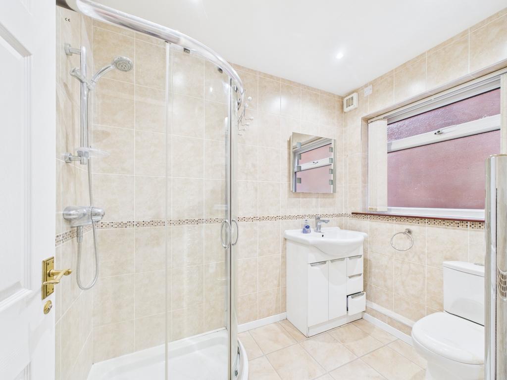 Cam02093 g0 pr0066 still016