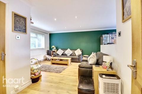 3 bedroom bungalow for sale, St Michaels Avenue, Basildon