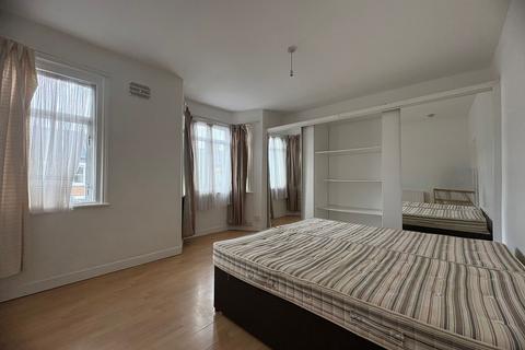 undefined, Manton Avenue, London W7